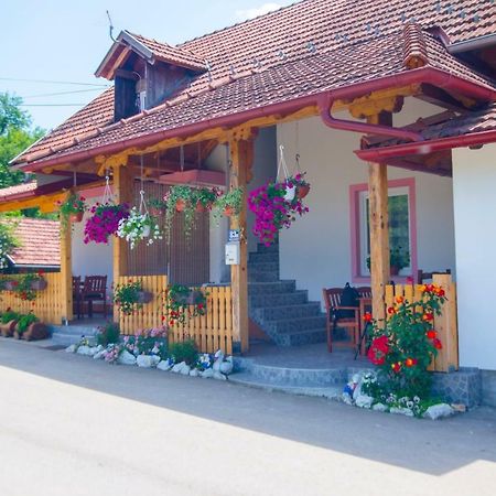 Guesthouse Ella Slunj Extérieur photo