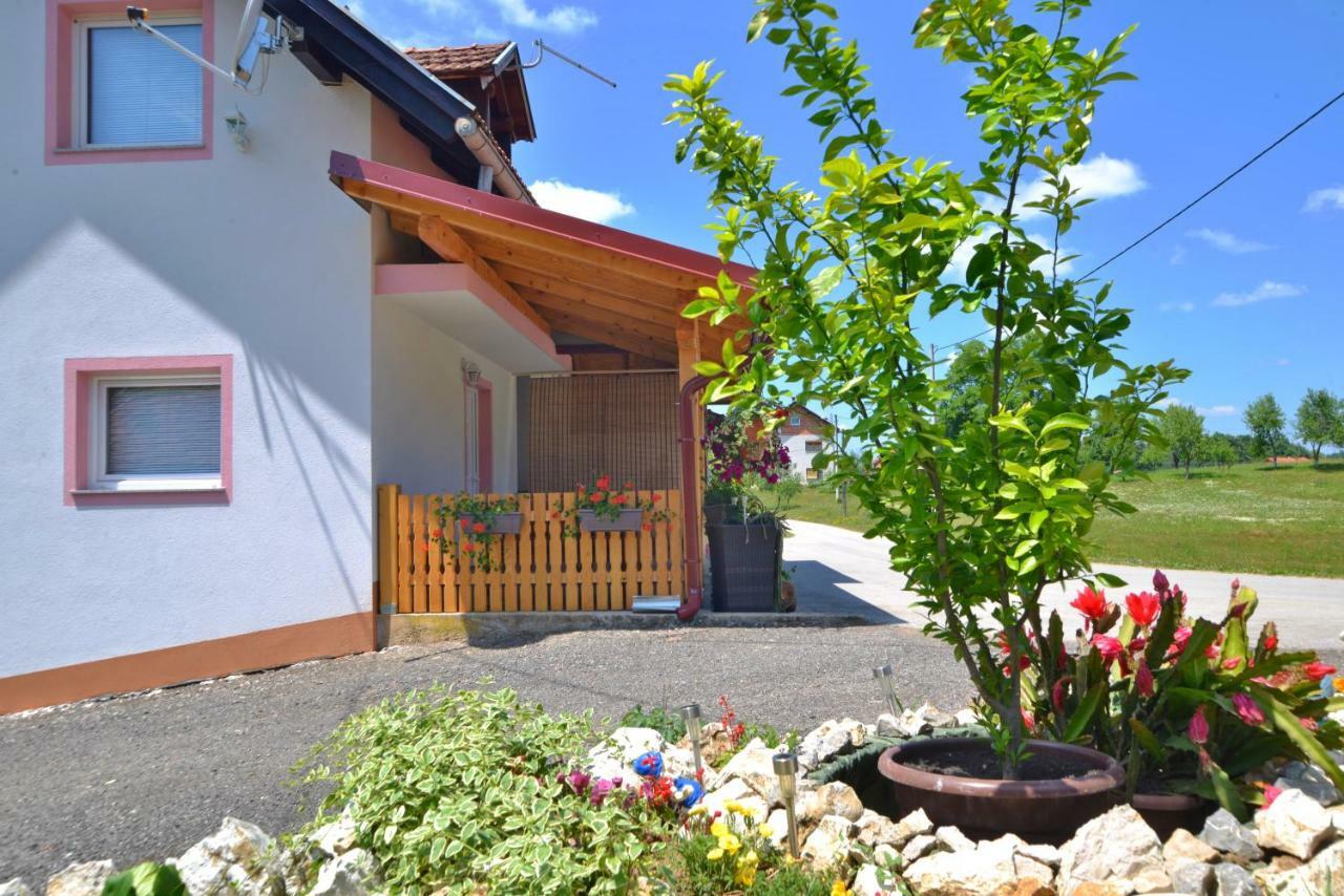 Guesthouse Ella Slunj Extérieur photo