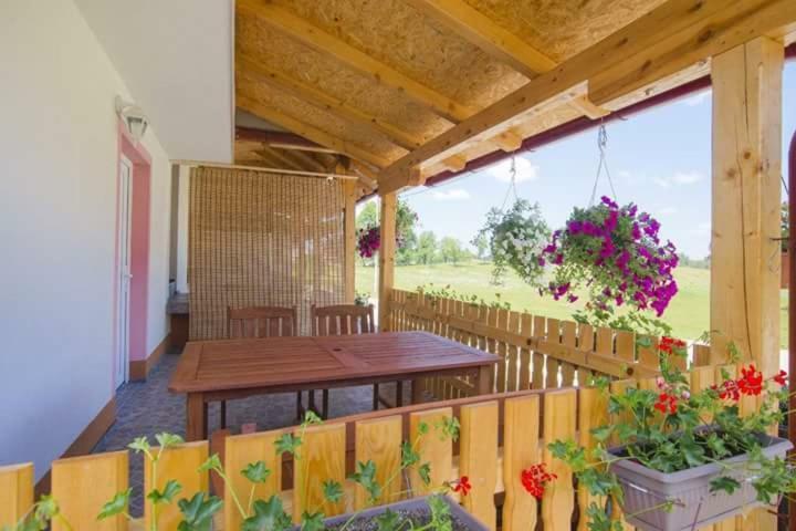 Guesthouse Ella Slunj Extérieur photo